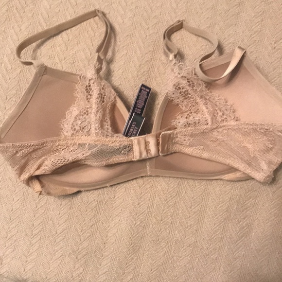 Victoria’s Secret very sexy push-up bra - Picture 2 of 4